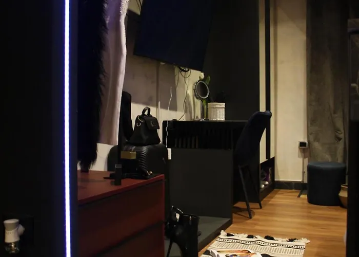 Center Urban * 地拉那